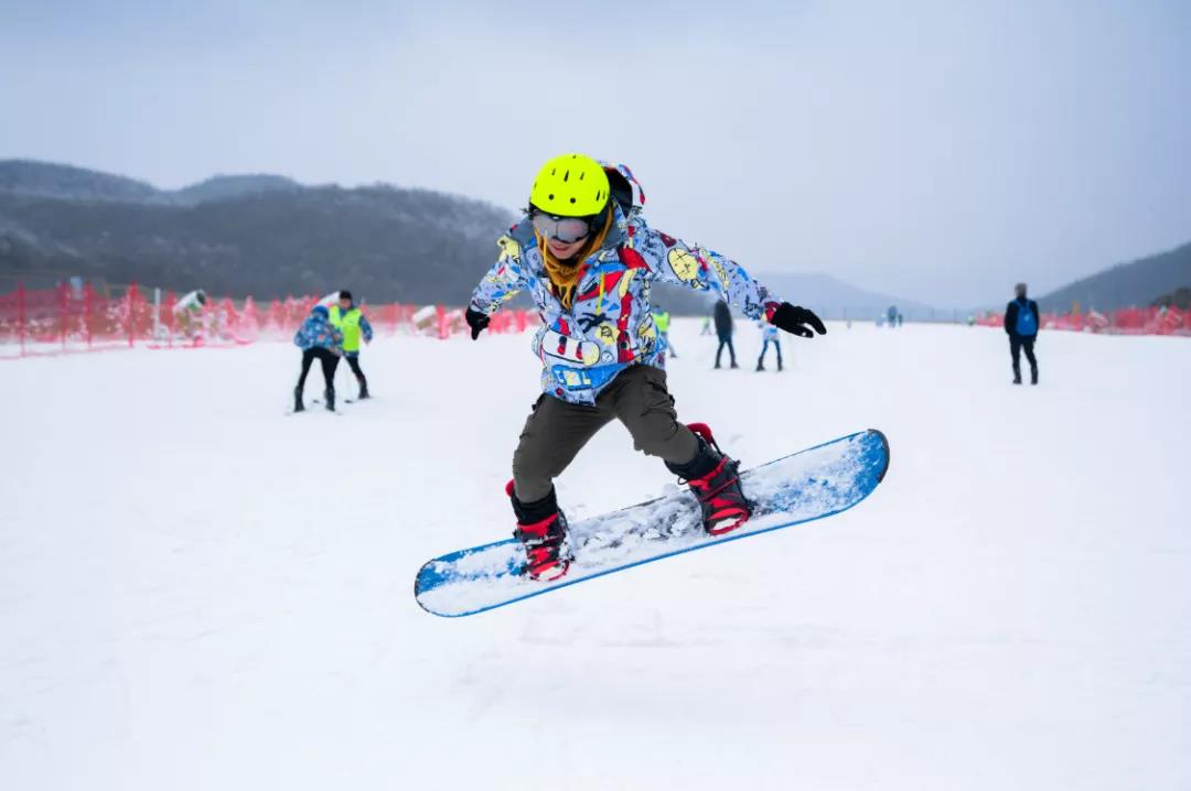 去什么国外？为什么去东北？南方本地的滑雪场它不香吗？？